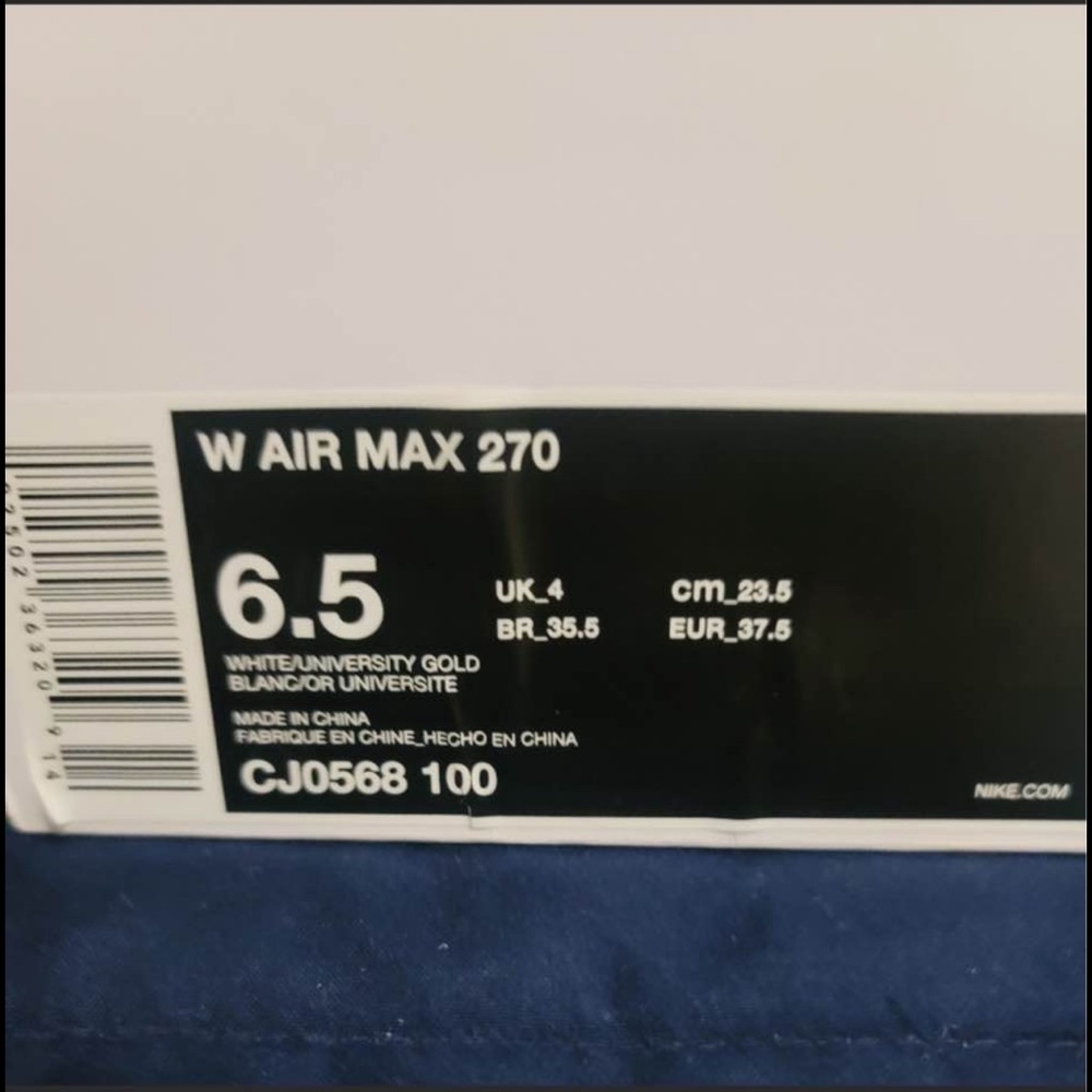 Woman Nike air max 270. Brand new in box. Too small